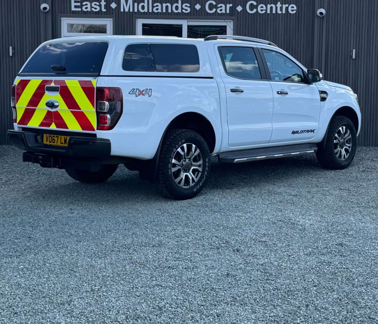 A 2017 FORD RANGER 3.2 TDCi Wildtrak Pickup Double Cab 4dr Diesel Auto 4WD Euro 5 (200 ps) A 2017 FORD RANGER 3.2 TDCi Wildtrak Pickup Double Cab 4dr Diesel Auto 4WD Euro 5 (200 ps)