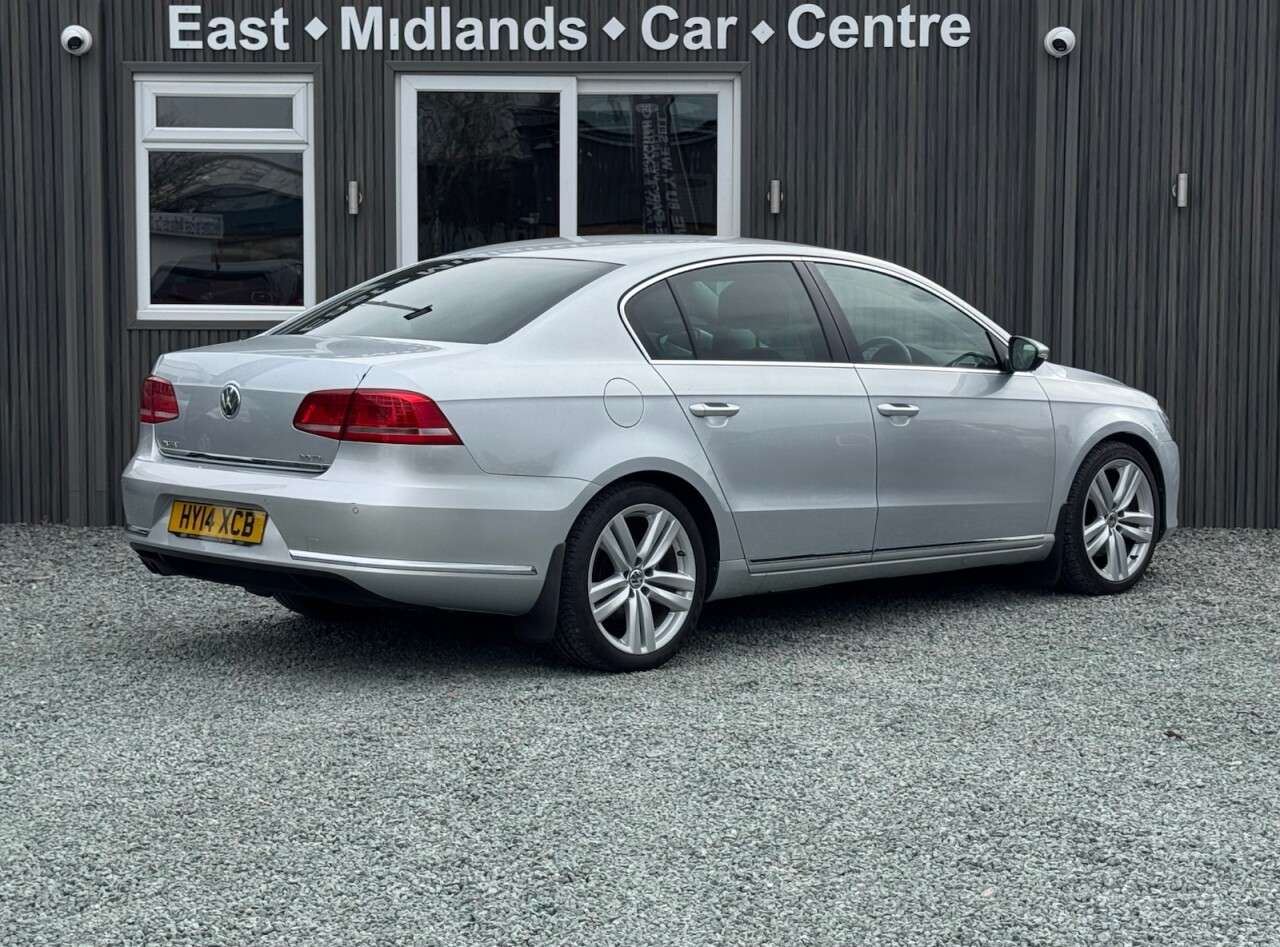 A 2014 VOLKSWAGEN PASSAT 2.0 TDI BlueMotion Tech Executive Style Saloon 4dr Diesel Manual Euro 5 (s/ A 2014 VOLKSWAGEN PASSAT 2.0 TDI BlueMotion Tech Executive Style Saloon 4dr Diesel Manual Euro 5 (s/