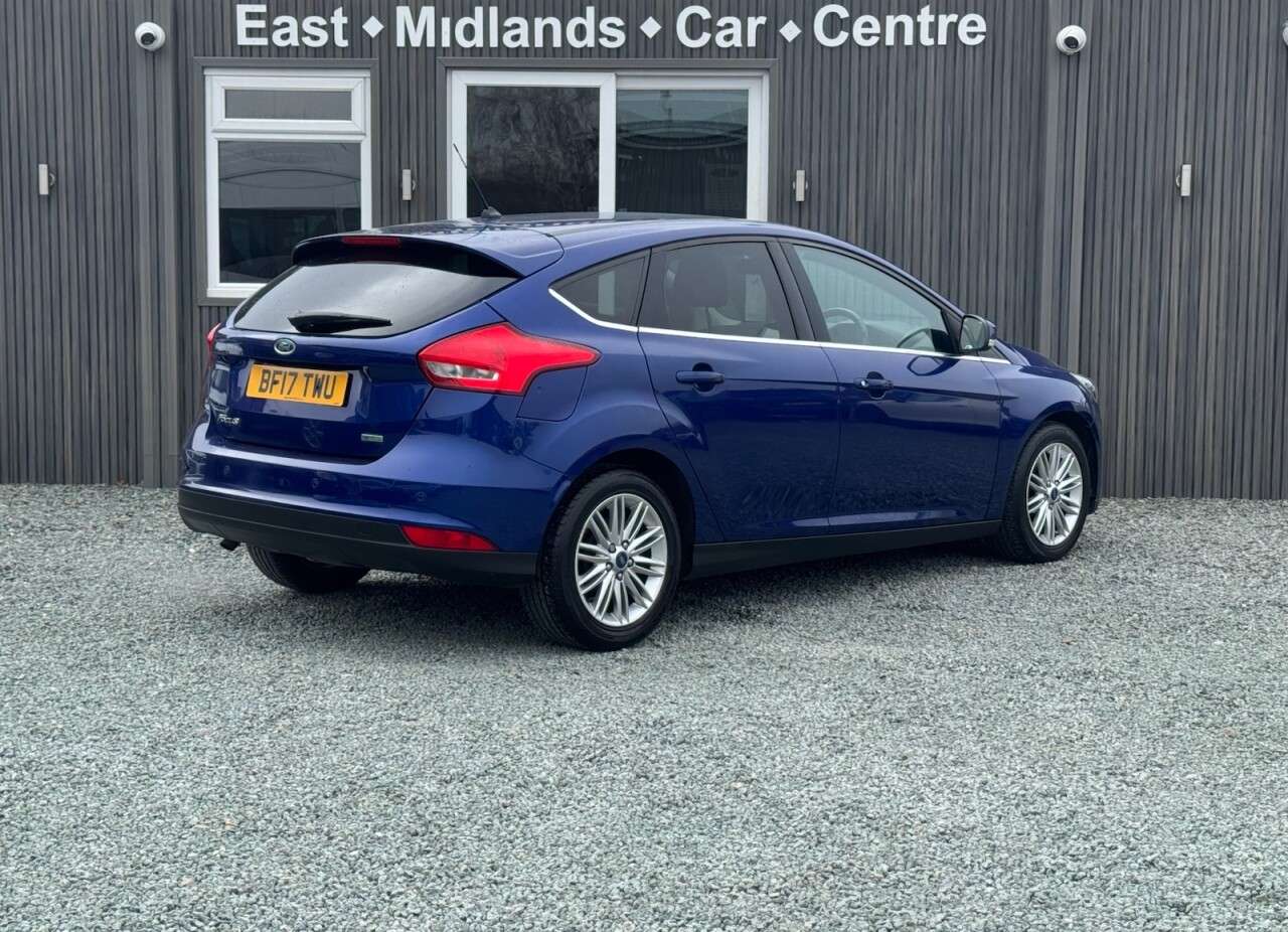 A 2017 FORD FOCUS 1.0T EcoBoost Zetec Edition Hatchback 5dr Petrol Manual Euro 6 (s/s) (100 p A 2017 FORD FOCUS 1.0T EcoBoost Zetec Edition Hatchback 5dr Petrol Manual Euro 6 (s/s) (100 p