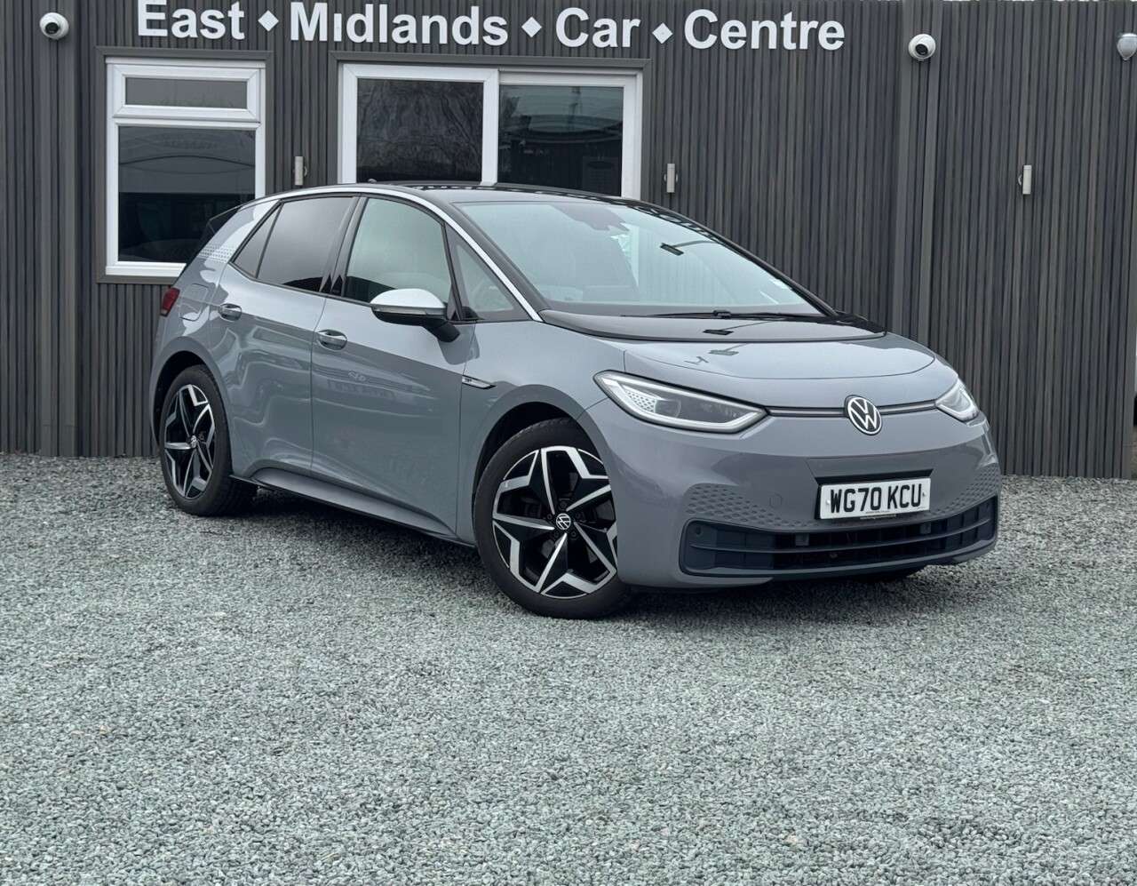 A 2020 VOLKSWAGEN ID.3 Pro Performance 58kWh 1ST Edition Hatchback 5dr Electric Auto (204 ps) A 2020 VOLKSWAGEN ID.3 Pro Performance 58kWh 1ST Edition Hatchback 5dr Electric Auto (204 ps)