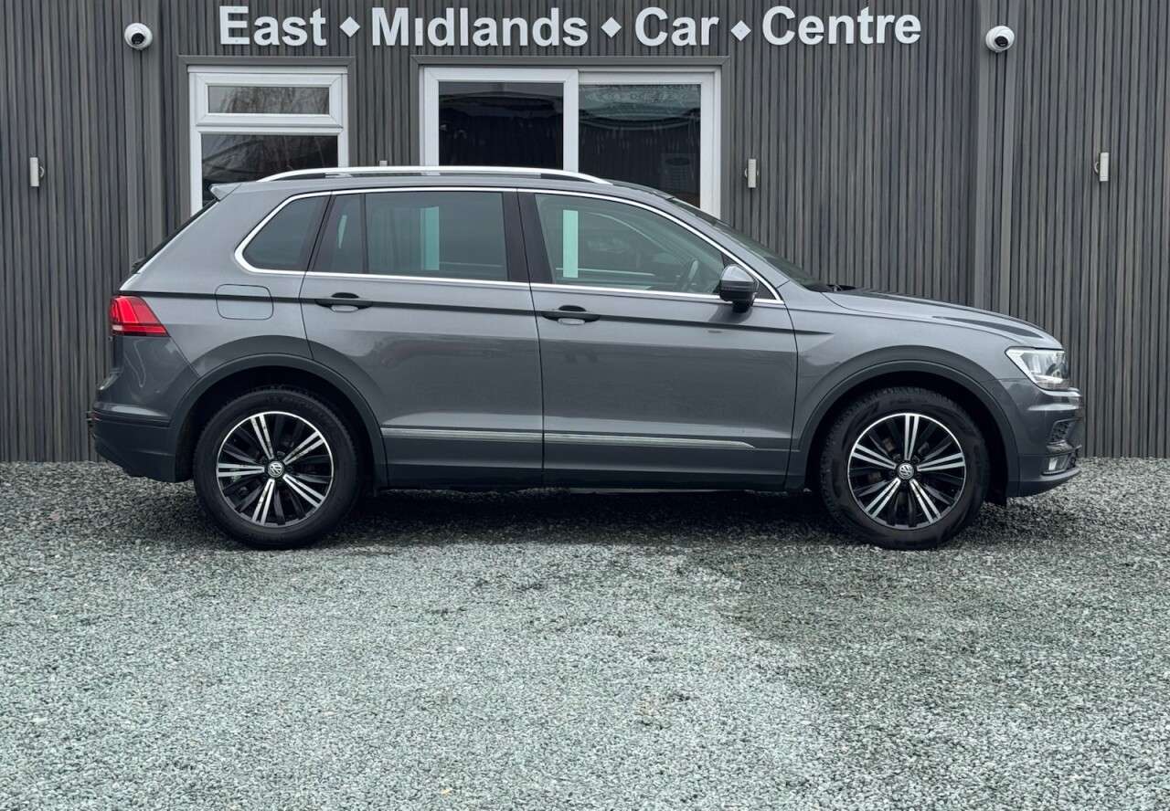 A 2018 VOLKSWAGEN TIGUAN 2.0 TDI SE Navigation SUV 5dr Diesel Manual 4Motion Euro 6 (s/s) (150 ps) A 2018 VOLKSWAGEN TIGUAN 2.0 TDI SE Navigation SUV 5dr Diesel Manual 4Motion Euro 6 (s/s) (150 ps)