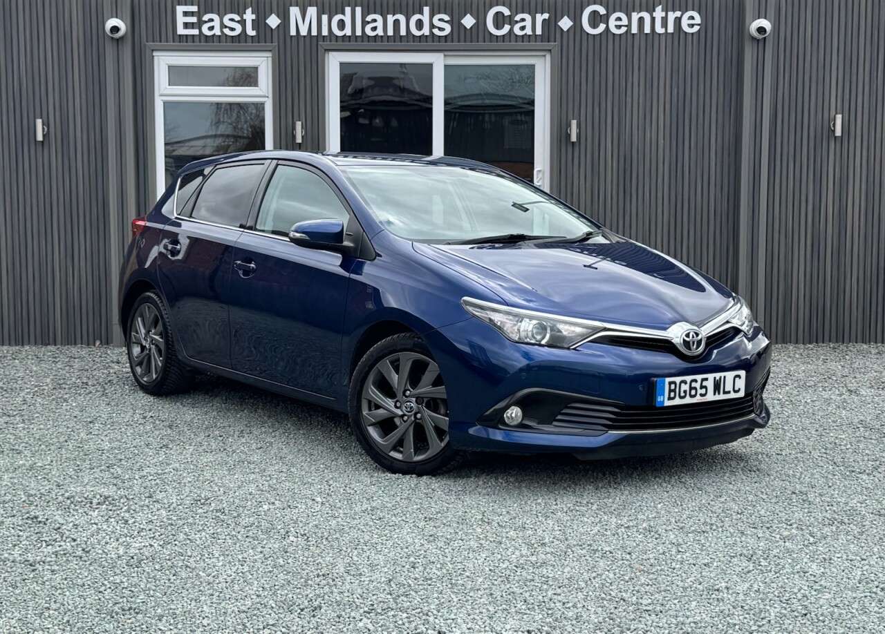 A 2015 TOYOTA AURIS 1.2 VVT-i Design Hatchback 5dr Petrol Manual Euro 6 (s/s) (116 ps) A 2015 TOYOTA AURIS 1.2 VVT-i Design Hatchback 5dr Petrol Manual Euro 6 (s/s) (116 ps)