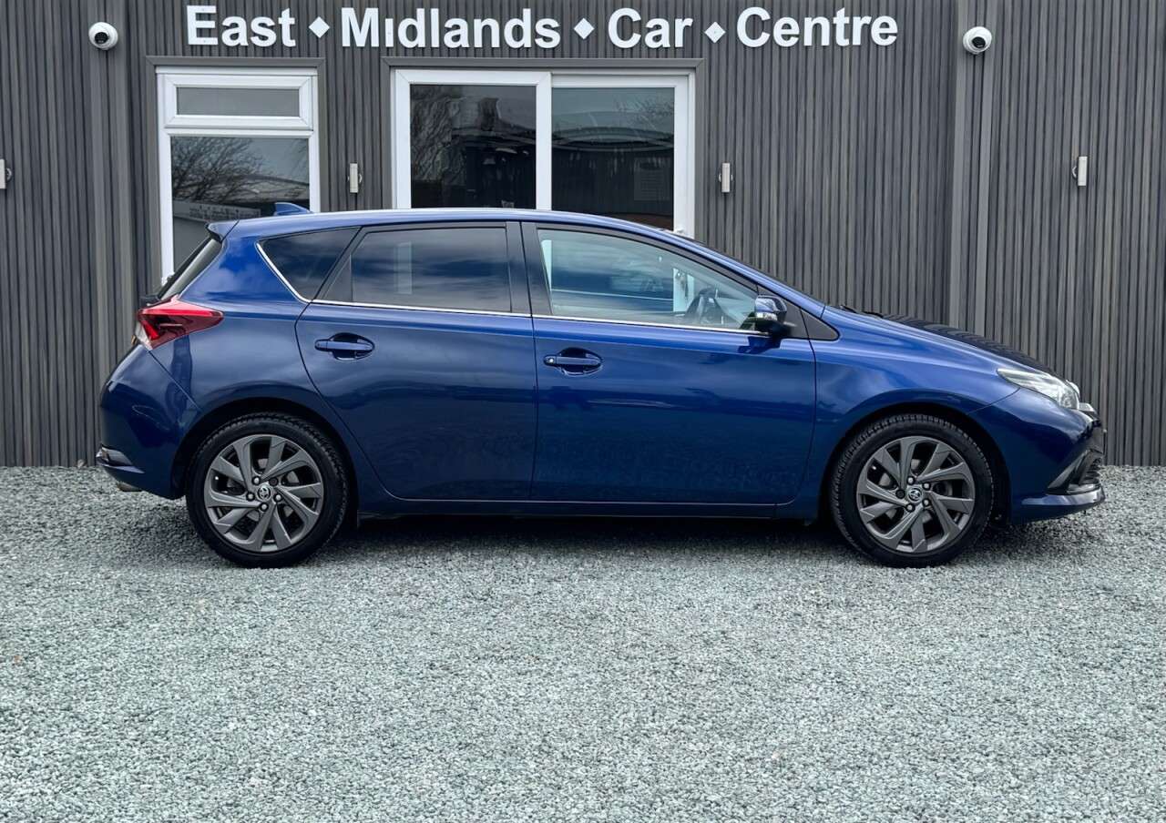 A 2015 TOYOTA AURIS 1.2 VVT-i Design Hatchback 5dr Petrol Manual Euro 6 (s/s) (116 ps) A 2015 TOYOTA AURIS 1.2 VVT-i Design Hatchback 5dr Petrol Manual Euro 6 (s/s) (116 ps)