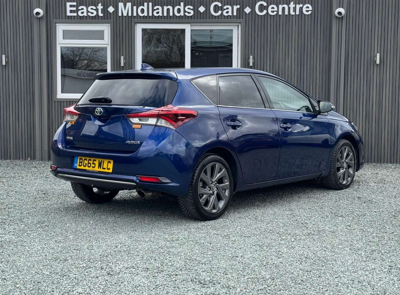 A 2015 TOYOTA AURIS 1.2 VVT-i Design Hatchback 5dr Petrol Manual Euro 6 (s/s) (116 ps) A 2015 TOYOTA AURIS 1.2 VVT-i Design Hatchback 5dr Petrol Manual Euro 6 (s/s) (116 ps)