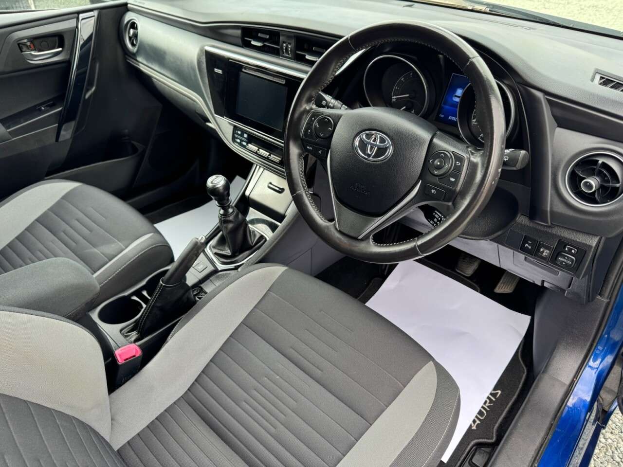 2015 TOYOTA AURIS 2015 TOYOTA AURIS