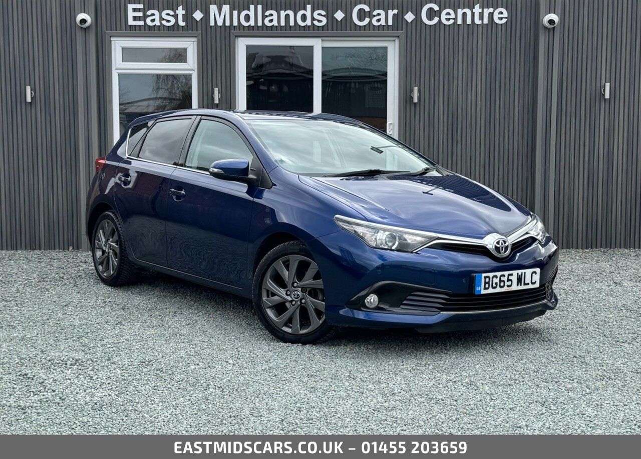 A 2015 TOYOTA AURIS 1.2 VVT-i Design Hatchback 5dr Petrol Manual Euro 6 (s/s) (116 ps) A 2015 TOYOTA AURIS 1.2 VVT-i Design Hatchback 5dr Petrol Manual Euro 6 (s/s) (116 ps)