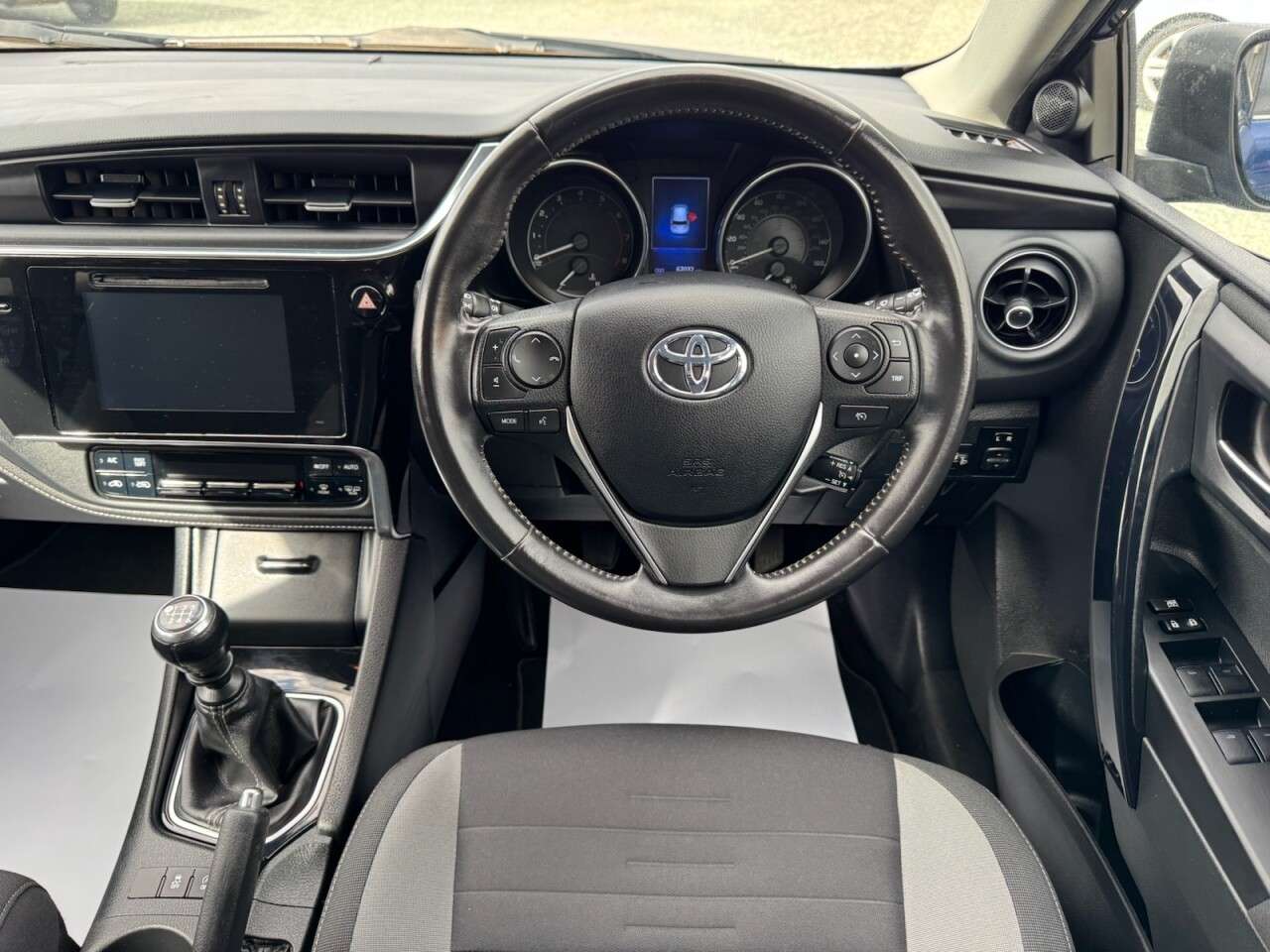 2015 TOYOTA AURIS 2015 TOYOTA AURIS