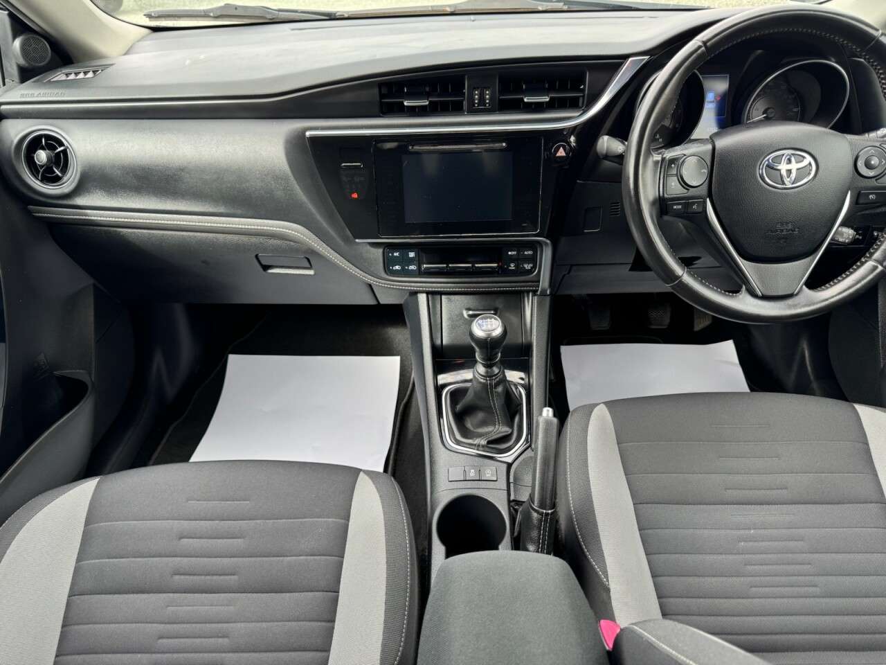 2015 TOYOTA AURIS 2015 TOYOTA AURIS