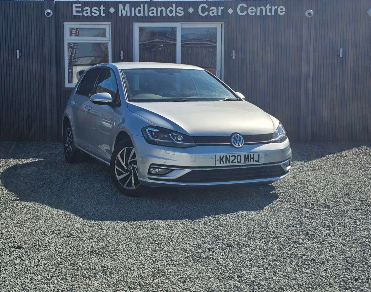 A 2020 VOLKSWAGEN GOLF 1.5 TSI EVO Match Edition Hatchback 5dr Petrol Manual Euro 6 (s/s) (150 ps) A 2020 VOLKSWAGEN GOLF 1.5 TSI EVO Match Edition Hatchback 5dr Petrol Manual Euro 6 (s/s) (150 ps)