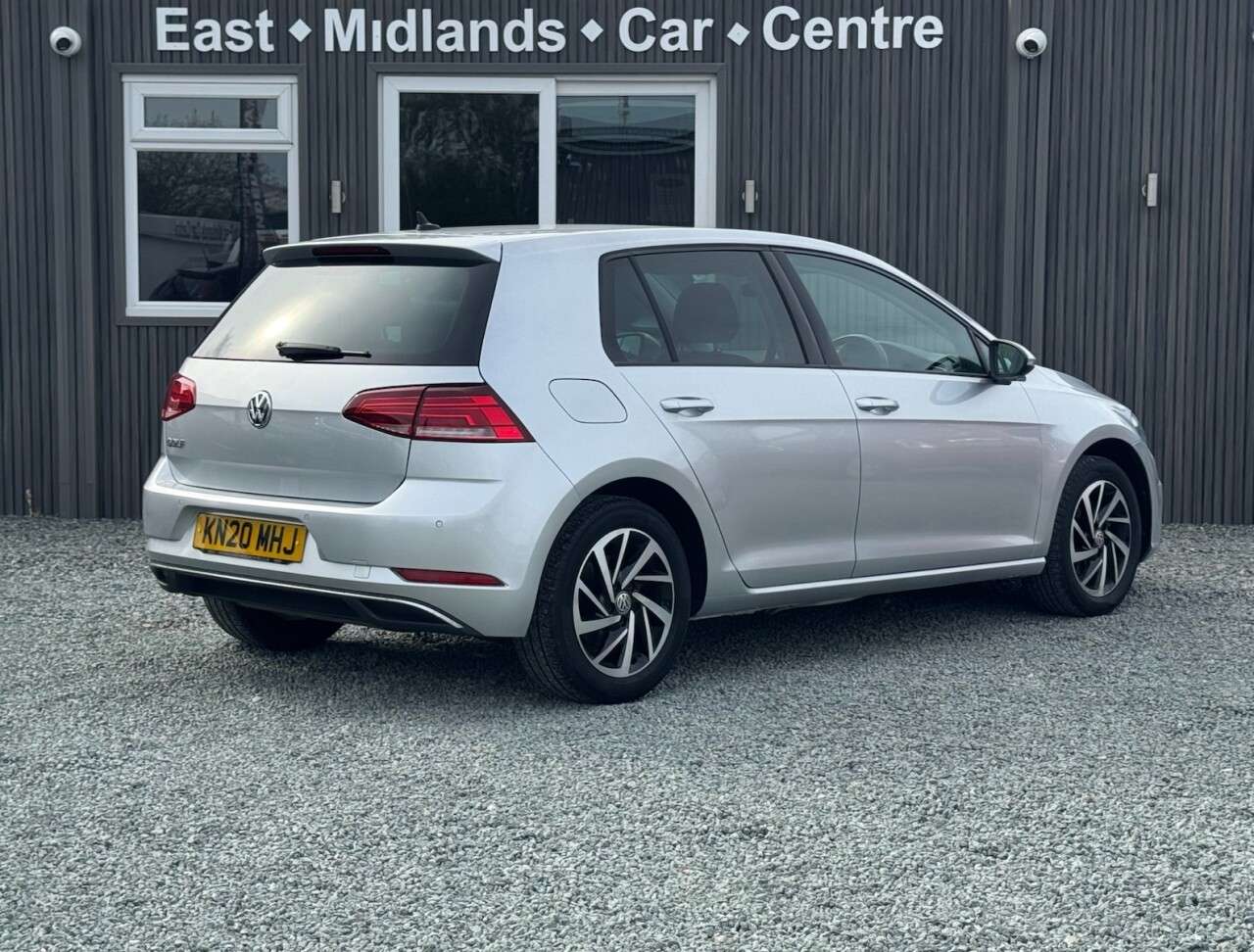 A 2020 VOLKSWAGEN GOLF 1.5 TSI EVO Match Edition Hatchback 5dr Petrol Manual Euro 6 (s/s) (150 ps) A 2020 VOLKSWAGEN GOLF 1.5 TSI EVO Match Edition Hatchback 5dr Petrol Manual Euro 6 (s/s) (150 ps)