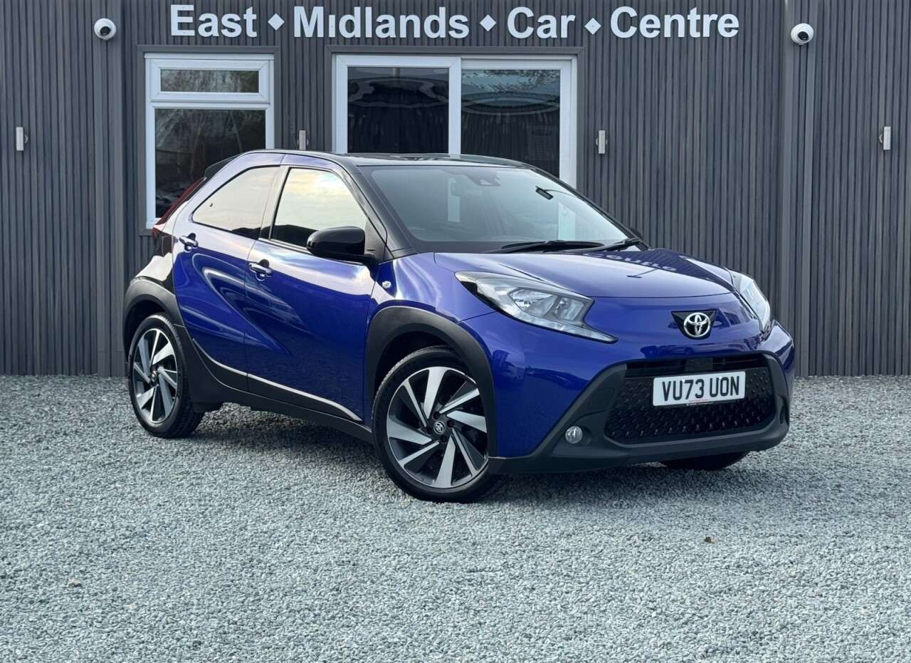 A 2023 TOYOTA AYGO X 1.0 VVT-i Edge Hatchback 5dr Petrol Manual Euro 6 (s/s) (72 ps) A 2023 TOYOTA AYGO X 1.0 VVT-i Edge Hatchback 5dr Petrol Manual Euro 6 (s/s) (72 ps)