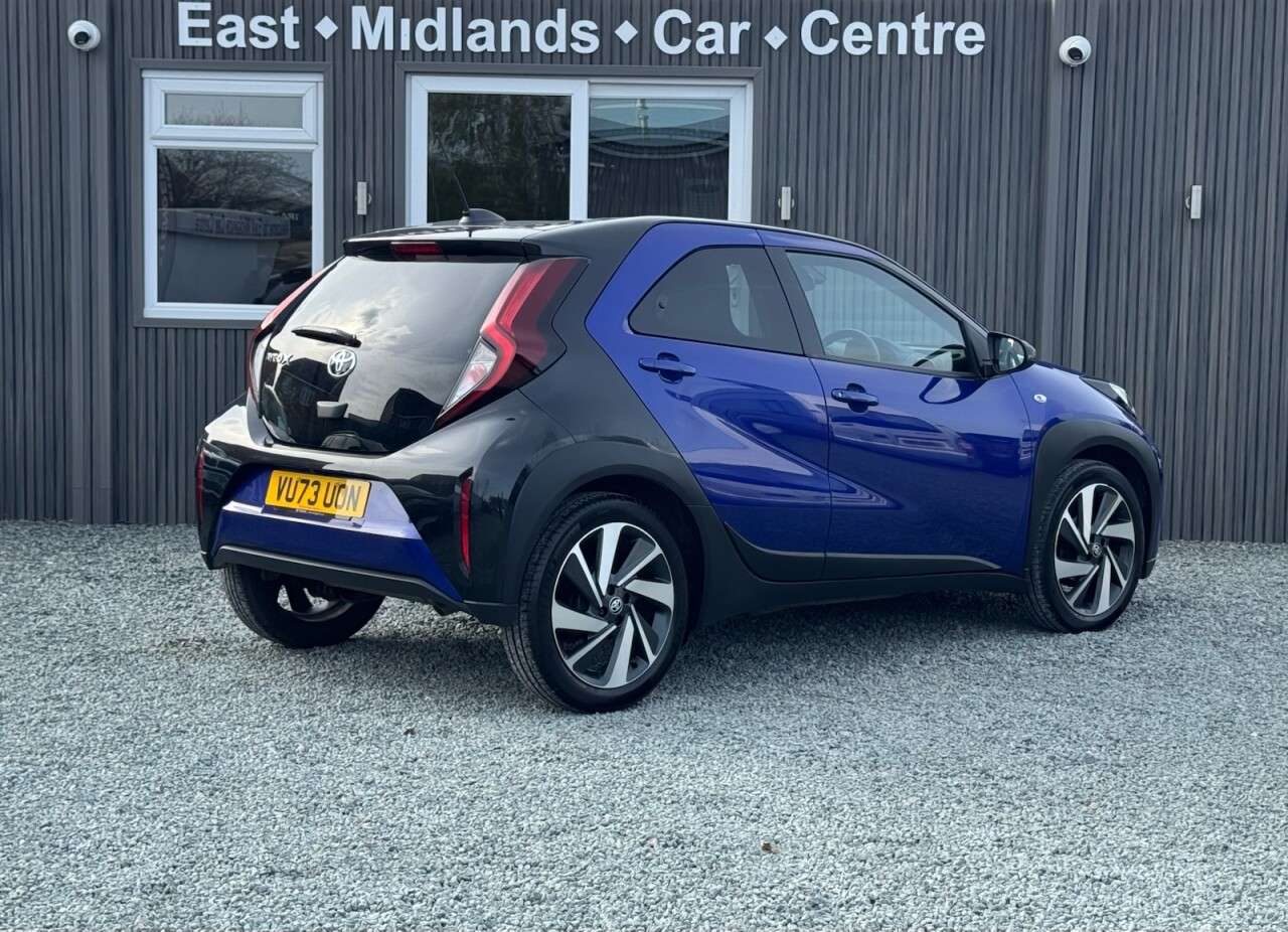 A 2023 TOYOTA AYGO X 1.0 VVT-i Edge Hatchback 5dr Petrol Manual Euro 6 (s/s) (72 ps) A 2023 TOYOTA AYGO X 1.0 VVT-i Edge Hatchback 5dr Petrol Manual Euro 6 (s/s) (72 ps)