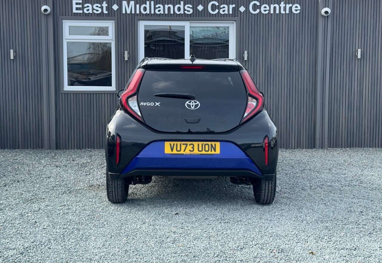 2023 TOYOTA AYGO X 2023 TOYOTA AYGO X
