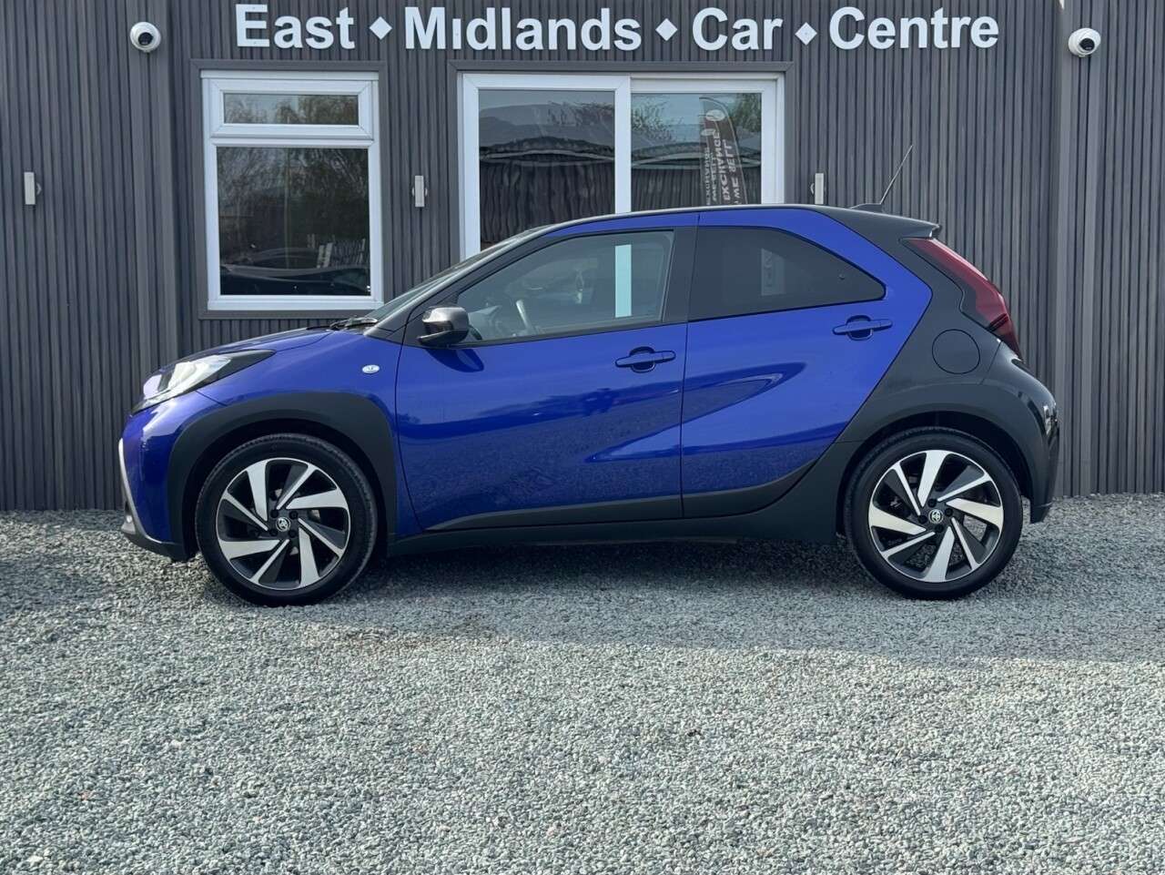 2023 TOYOTA AYGO X 2023 TOYOTA AYGO X