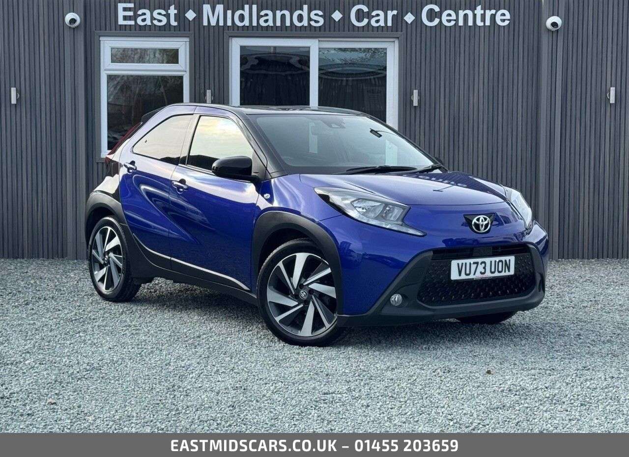A 2023 TOYOTA AYGO X 1.0 VVT-i Edge Hatchback 5dr Petrol Manual Euro 6 (s/s) (72 ps) A 2023 TOYOTA AYGO X 1.0 VVT-i Edge Hatchback 5dr Petrol Manual Euro 6 (s/s) (72 ps)