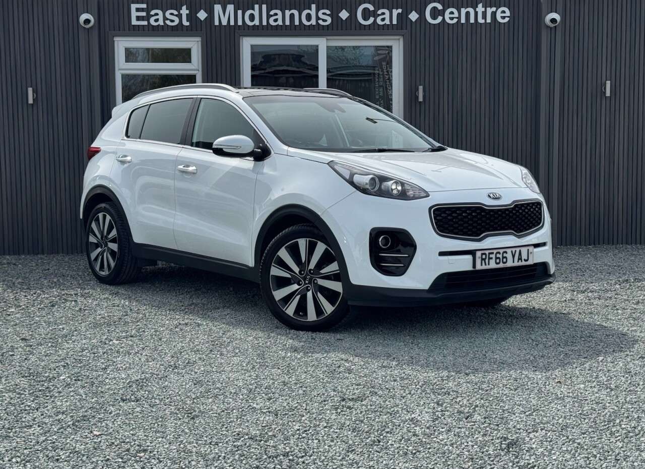 A 2016 KIA SPORTAGE 1.7 CRDi 3 SUV 5dr Diesel DCT Euro 6 (s/s) (139 bhp) A 2016 KIA SPORTAGE 1.7 CRDi 3 SUV 5dr Diesel DCT Euro 6 (s/s) (139 bhp)