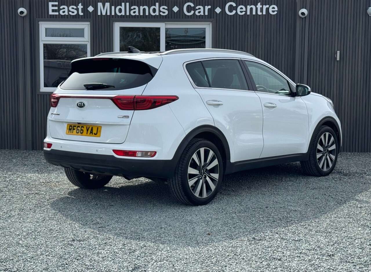 A 2016 KIA SPORTAGE 1.7 CRDi 3 SUV 5dr Diesel DCT Euro 6 (s/s) (139 bhp) A 2016 KIA SPORTAGE 1.7 CRDi 3 SUV 5dr Diesel DCT Euro 6 (s/s) (139 bhp)