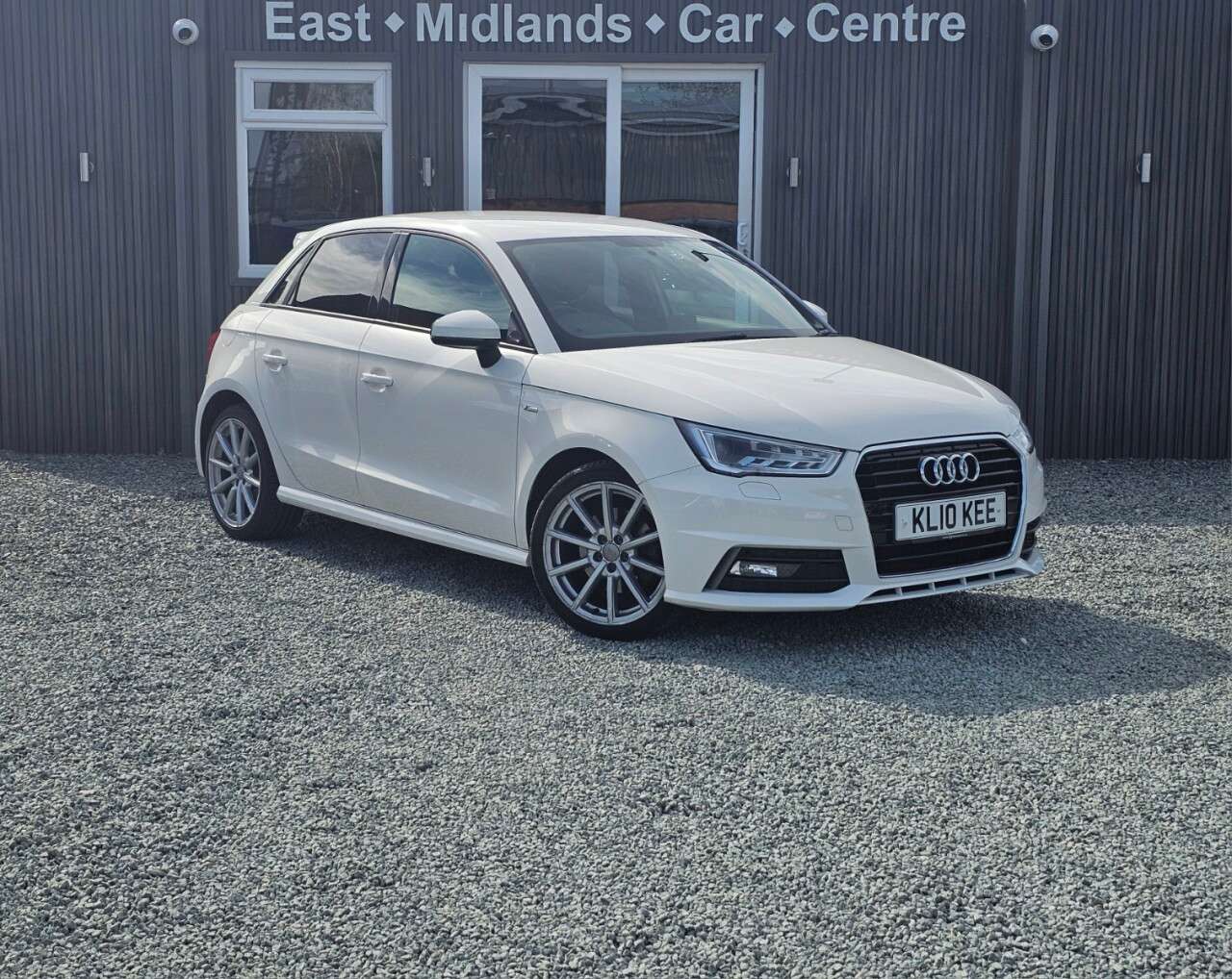 A 2017 AUDI A1 1.6 TDI S line Sportback 5dr Diesel Manual Euro 6 (s/s) (116 ps) A 2017 AUDI A1 1.6 TDI S line Sportback 5dr Diesel Manual Euro 6 (s/s) (116 ps)