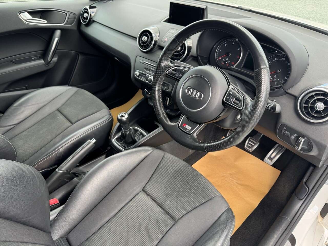 2017 AUDI A1 2017 AUDI A1