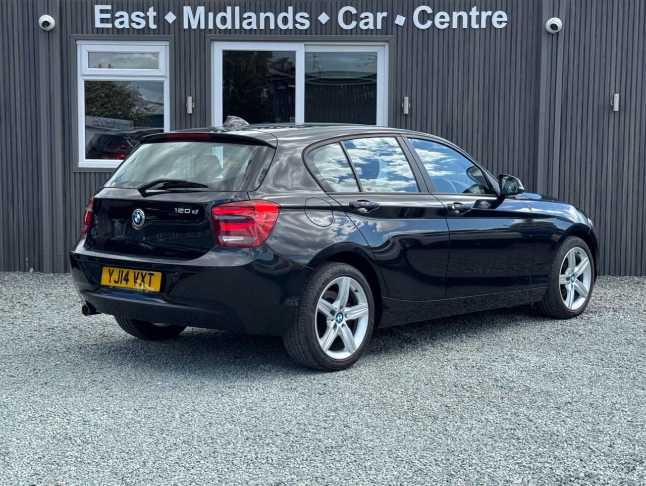 A 2014 BMW 1 SERIES 2.0 120d Sport Hatchback 5dr Diesel Auto Euro 5 (s/s) (184 ps) A 2014 BMW 1 SERIES 2.0 120d Sport Hatchback 5dr Diesel Auto Euro 5 (s/s) (184 ps)
