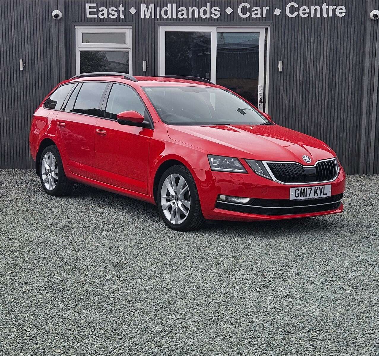 A 2017 SKODA OCTAVIA 2.0 TDI SE L Estate 5dr Diesel DSG Euro 6 (s/s) (150 ps) A 2017 SKODA OCTAVIA 2.0 TDI SE L Estate 5dr Diesel DSG Euro 6 (s/s) (150 ps)