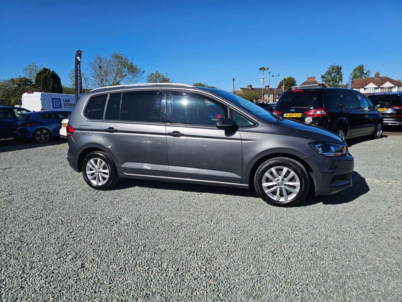 A 2018 VOLKSWAGEN TOURAN 1.6 TDI SE Family MPV 5dr Diesel DSG Euro 6 (s/s) (115 ps) A 2018 VOLKSWAGEN TOURAN 1.6 TDI SE Family MPV 5dr Diesel DSG Euro 6 (s/s) (115 ps)