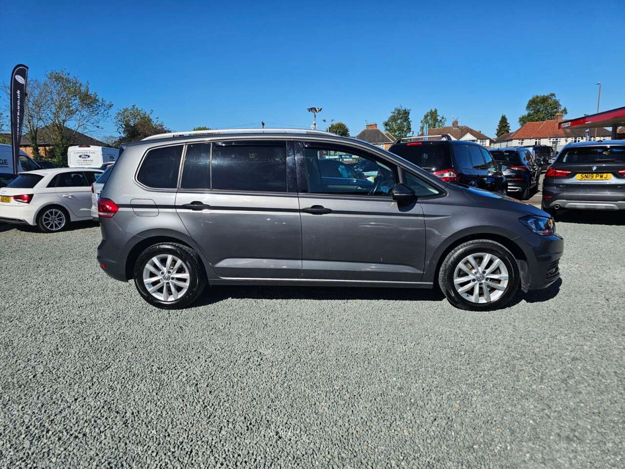 A 2018 VOLKSWAGEN TOURAN 1.6 TDI SE Family MPV 5dr Diesel DSG Euro 6 (s/s) (115 ps) A 2018 VOLKSWAGEN TOURAN 1.6 TDI SE Family MPV 5dr Diesel DSG Euro 6 (s/s) (115 ps)