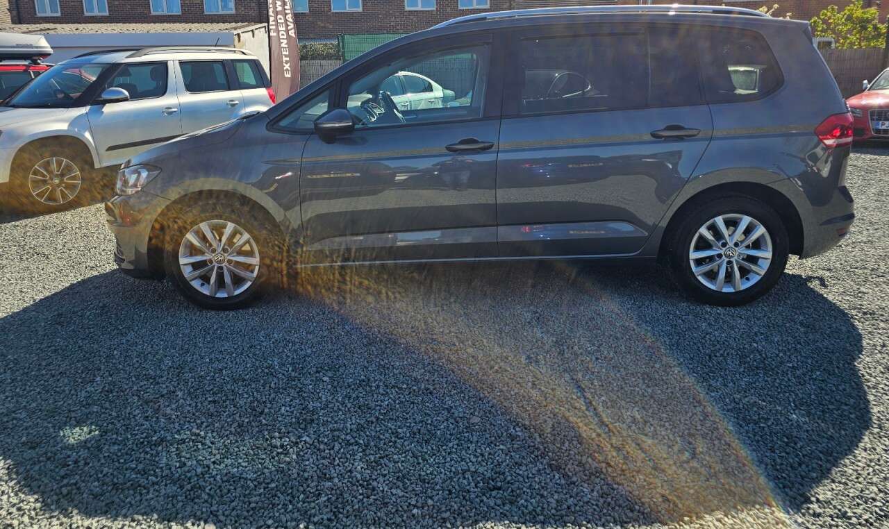 2018 VOLKSWAGEN TOURAN 2018 VOLKSWAGEN TOURAN