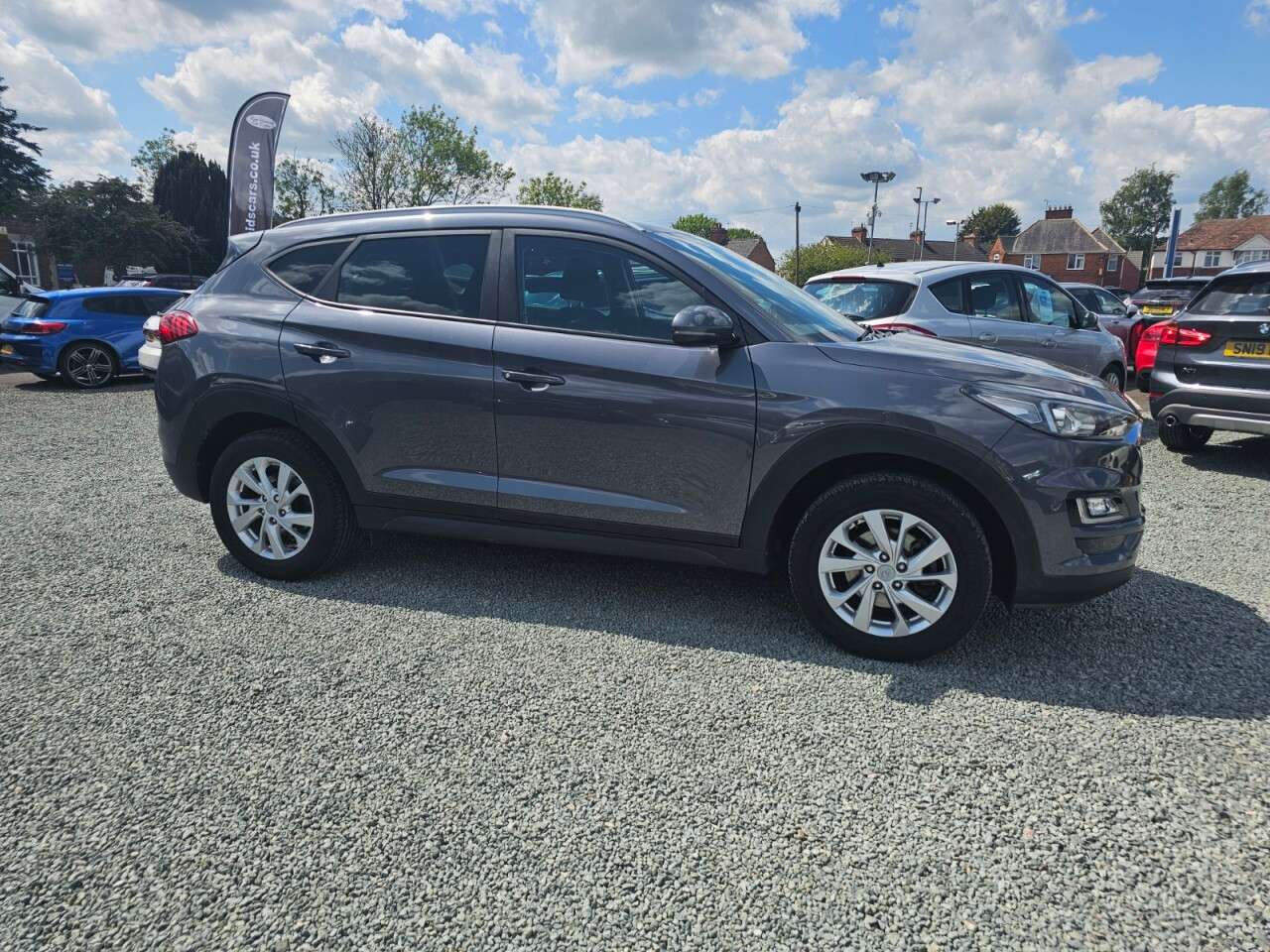A 2020 HYUNDAI TUCSON 1.6 GDi SE Nav SUV 5dr Petrol Manual Euro 6 (s/s) (132 ps) A 2020 HYUNDAI TUCSON 1.6 GDi SE Nav SUV 5dr Petrol Manual Euro 6 (s/s) (132 ps)