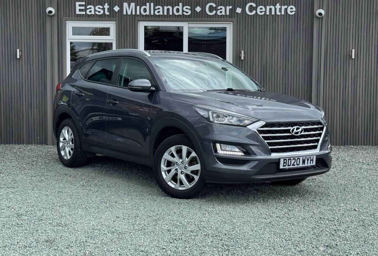 A 2020 HYUNDAI TUCSON 1.6 GDi SE Nav SUV 5dr Petrol Manual Euro 6 (s/s) (132 ps) A 2020 HYUNDAI TUCSON 1.6 GDi SE Nav SUV 5dr Petrol Manual Euro 6 (s/s) (132 ps)