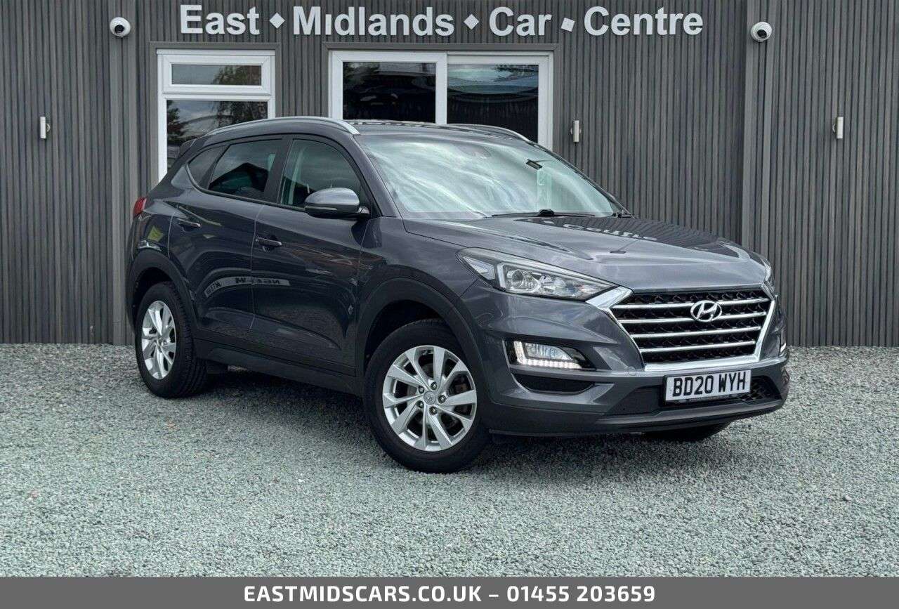 A 2020 HYUNDAI TUCSON 1.6 GDi SE Nav SUV 5dr Petrol Manual Euro 6 (s/s) (132 ps) A 2020 HYUNDAI TUCSON 1.6 GDi SE Nav SUV 5dr Petrol Manual Euro 6 (s/s) (132 ps)