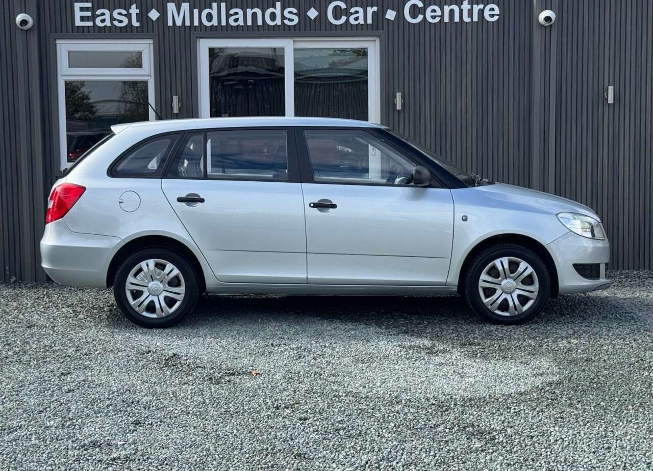 A 2015 SKODA FABIA 1.6 TDI S Estate 5dr Diesel Manual Euro 5 (75 ps) A 2015 SKODA FABIA 1.6 TDI S Estate 5dr Diesel Manual Euro 5 (75 ps)