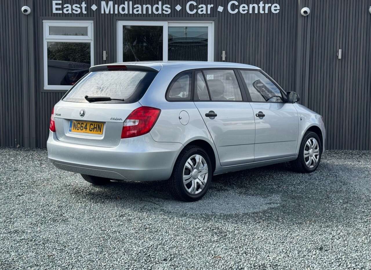 A 2015 SKODA FABIA 1.6 TDI S Estate 5dr Diesel Manual Euro 5 (75 ps) A 2015 SKODA FABIA 1.6 TDI S Estate 5dr Diesel Manual Euro 5 (75 ps)