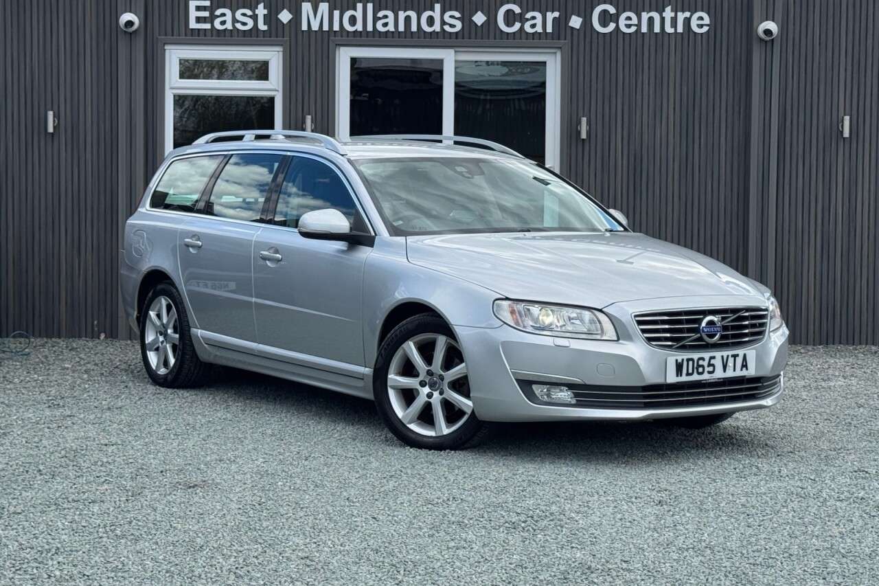 A 2015 VOLVO V70 2.0 D4 SE Lux Estate 5dr Diesel Manual Euro 6 (s/s) (181 ps) A 2015 VOLVO V70 2.0 D4 SE Lux Estate 5dr Diesel Manual Euro 6 (s/s) (181 ps)