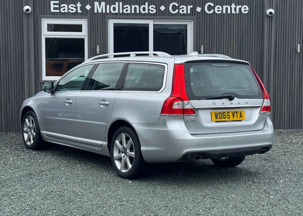 2015 VOLVO V70 2015 VOLVO V70