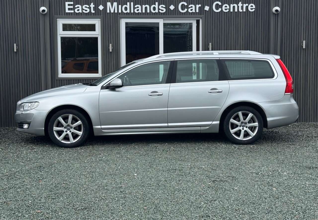 2015 VOLVO V70 2015 VOLVO V70