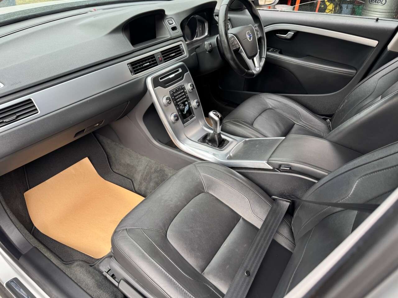 2015 VOLVO V70 2015 VOLVO V70