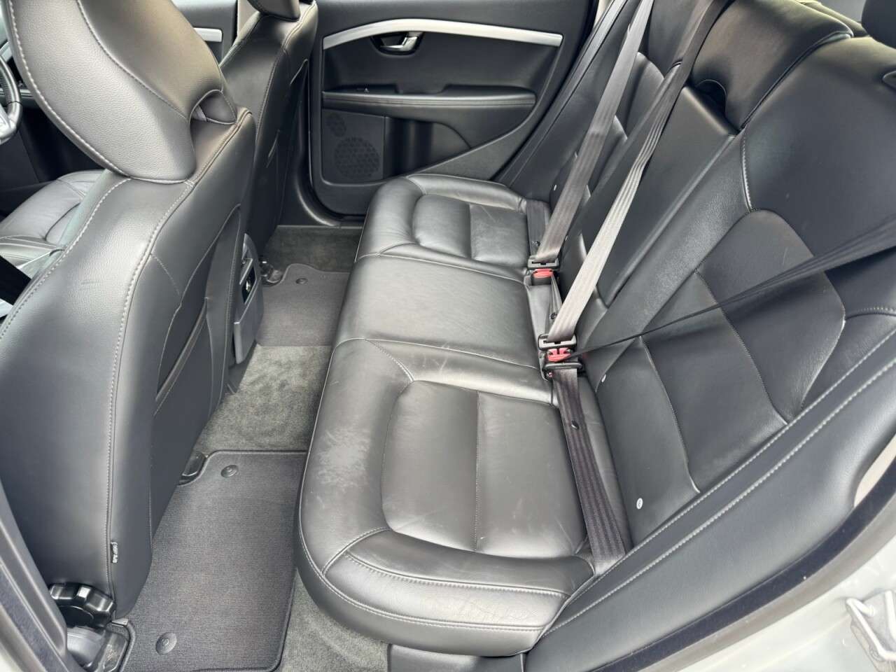 2015 VOLVO V70 2015 VOLVO V70