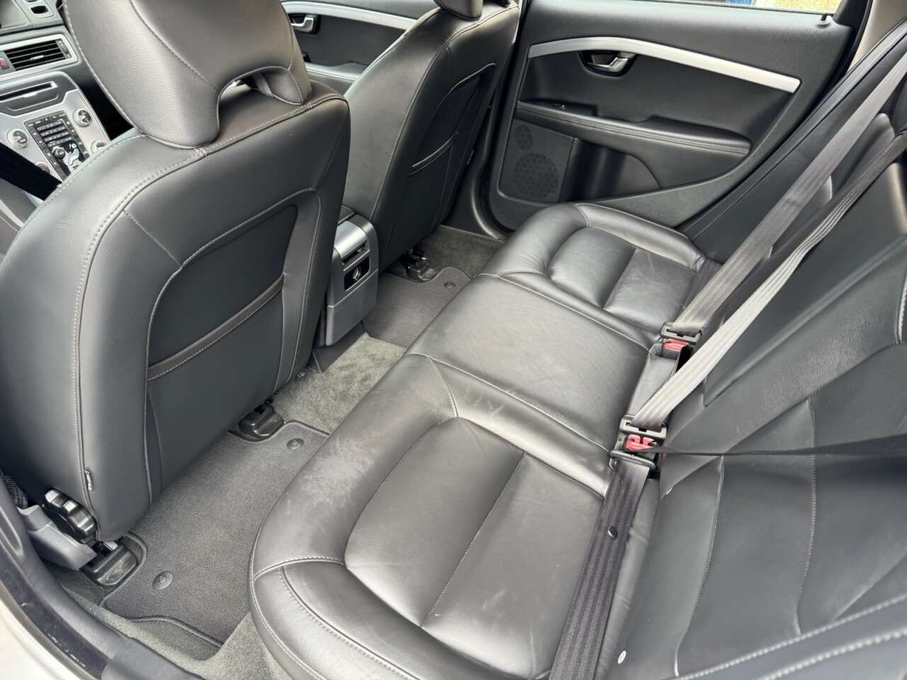 2015 VOLVO V70 2015 VOLVO V70