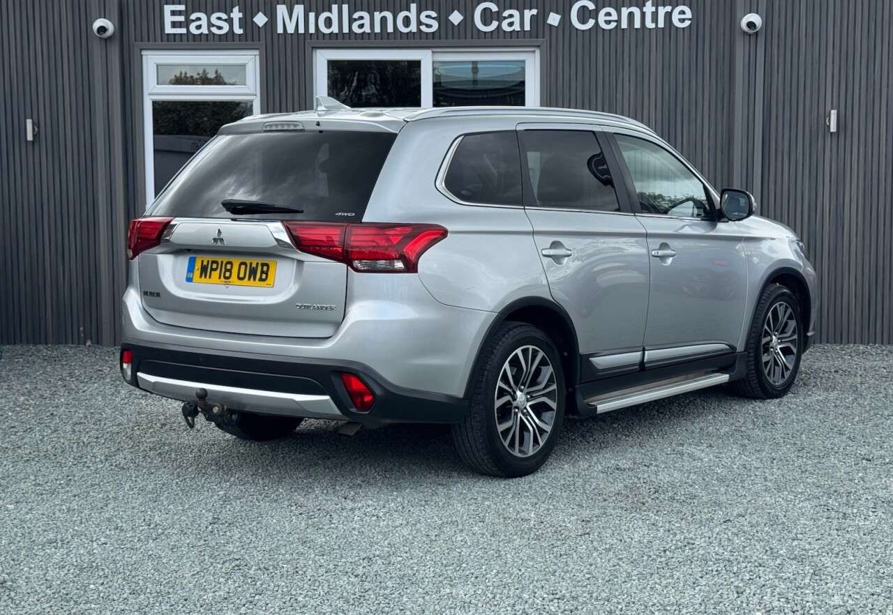 A 2018 MITSUBISHI OUTLANDER 2.2 DI-D 4 SUV 5dr Diesel Auto 4WD Euro 6 (147 ps) A 2018 MITSUBISHI OUTLANDER 2.2 DI-D 4 SUV 5dr Diesel Auto 4WD Euro 6 (147 ps)