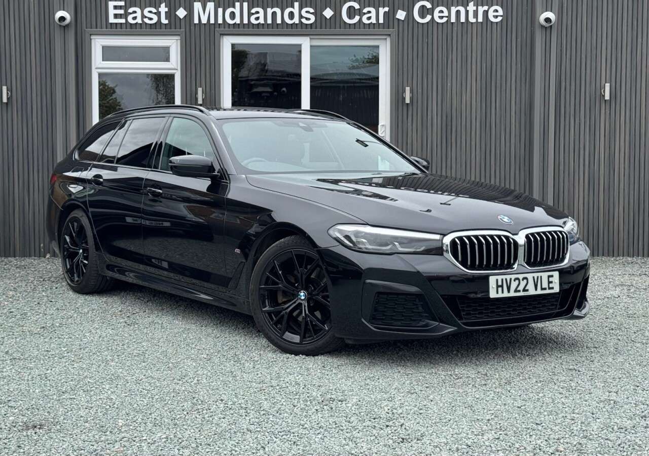 A 2022 BMW 5 SERIES 2.0 520d MHT M Sport Touring 5dr Diesel Hybrid Steptronic Euro 6 (s/s) (190 A 2022 BMW 5 SERIES 2.0 520d MHT M Sport Touring 5dr Diesel Hybrid Steptronic Euro 6 (s/s) (190