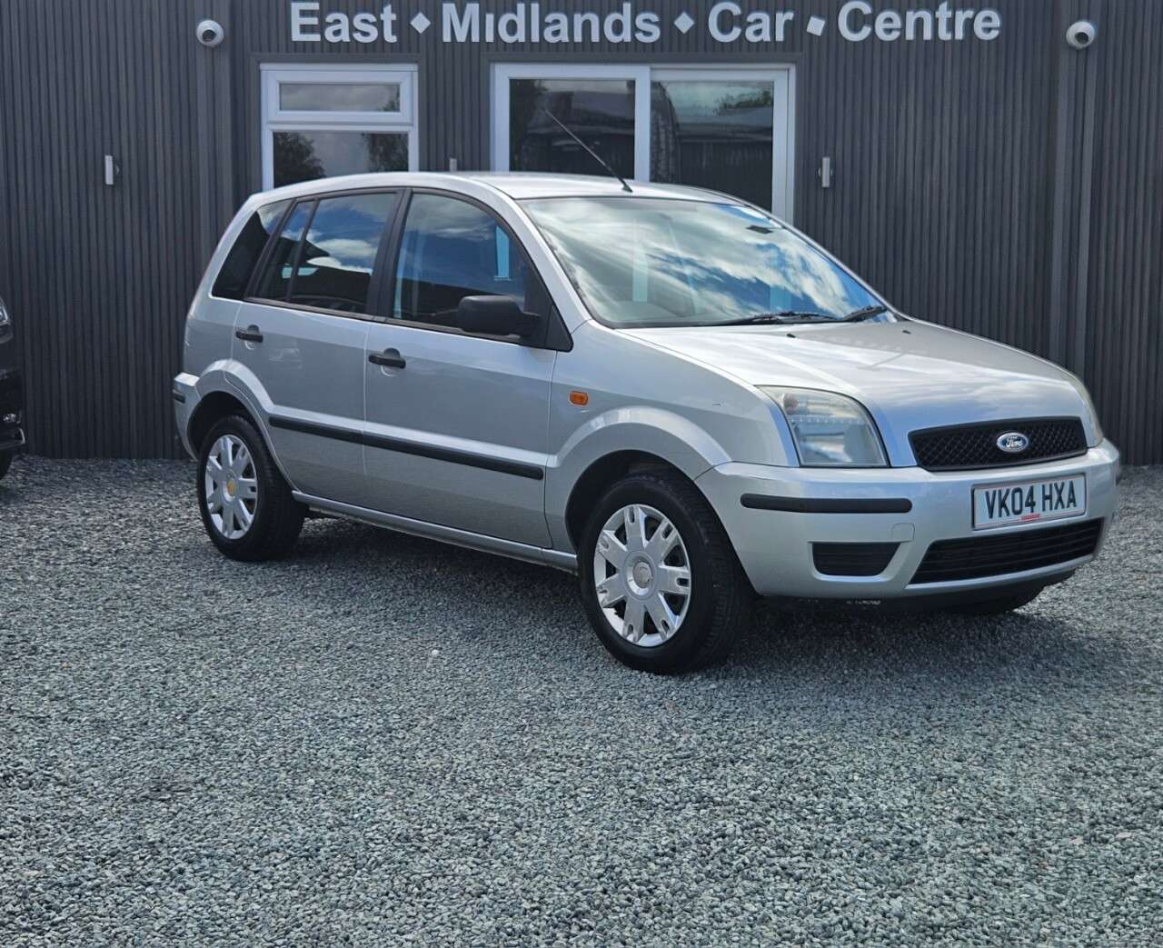 A 2004 FORD FUSION 1.4 2 Hatchback 5dr Petrol Manual (158 g/km, 79 bhp) A 2004 FORD FUSION 1.4 2 Hatchback 5dr Petrol Manual (158 g/km, 79 bhp)