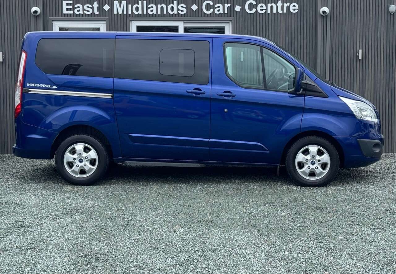 A 2018 FORD TOURNEO CUSTOM 2.0 310 EcoBlue Titanium Minibus Double Cab 5dr Diesel Manual L1 Euro 6 (s/ A 2018 FORD TOURNEO CUSTOM 2.0 310 EcoBlue Titanium Minibus Double Cab 5dr Diesel Manual L1 Euro 6 (s/