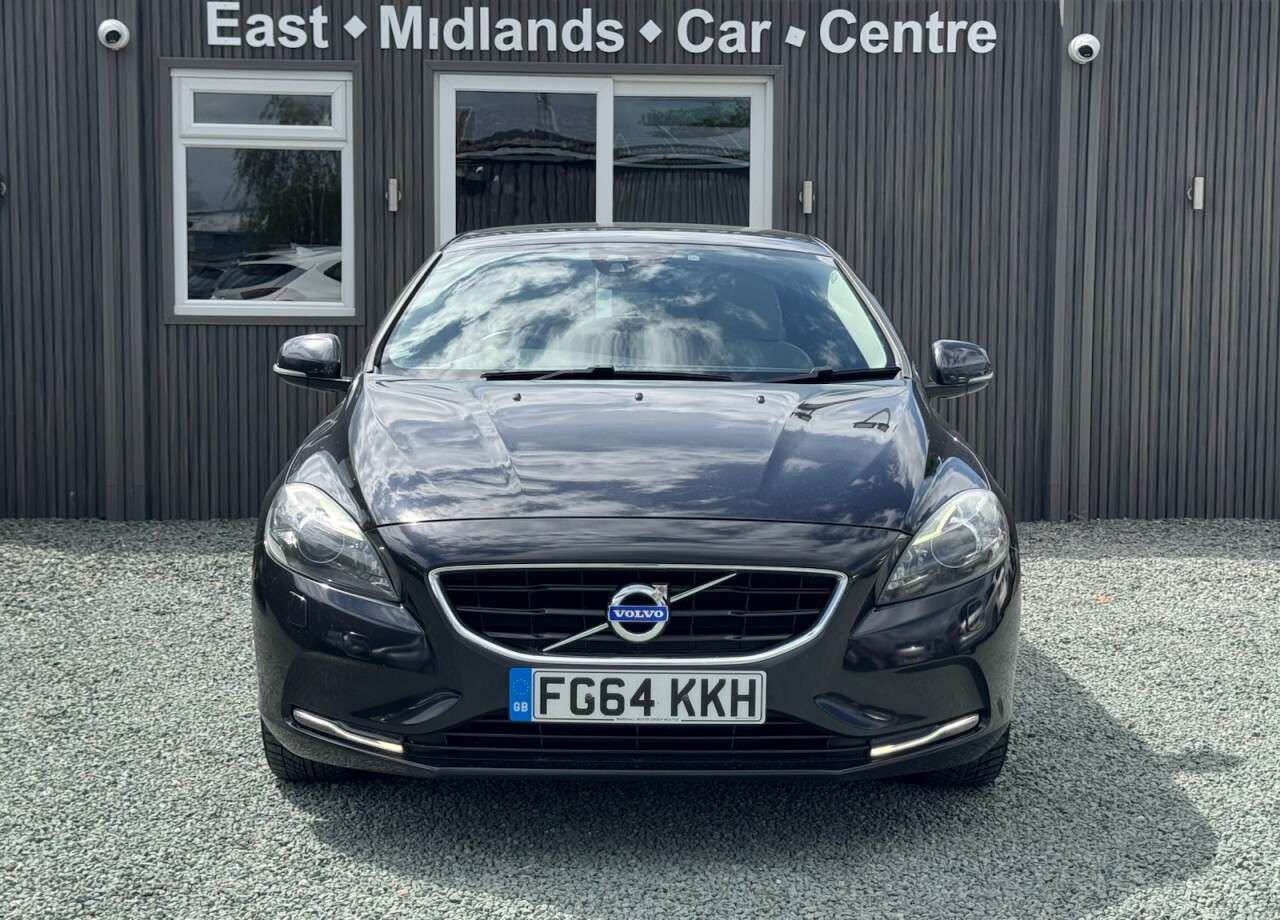 2014 VOLVO V40 2014 VOLVO V40