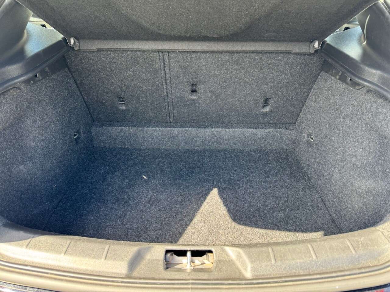 2014 VOLVO V40 2014 VOLVO V40