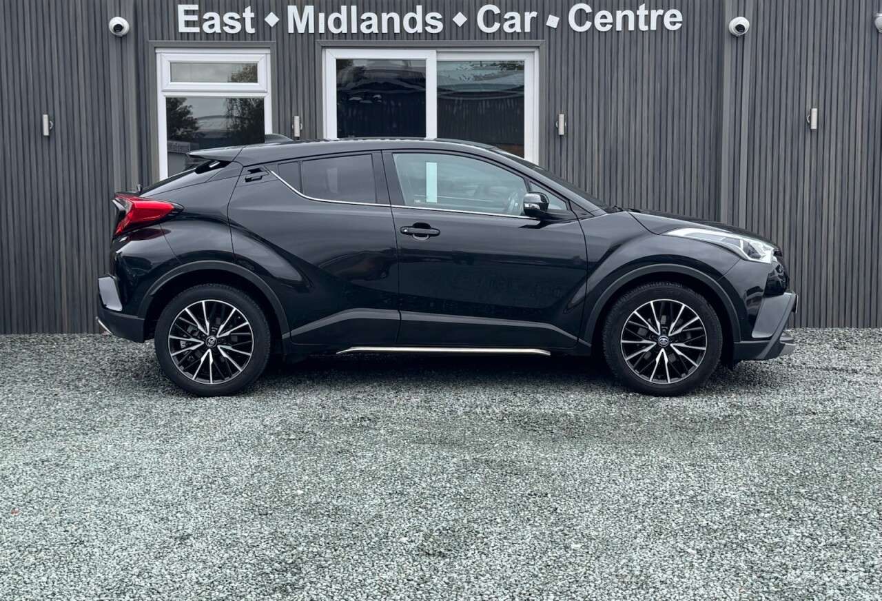 A 2016 TOYOTA C-HR 1.2 VVT-i Excel SUV 5dr Petrol Manual Euro 6 (s/s) (115 ps) A 2016 TOYOTA C-HR 1.2 VVT-i Excel SUV 5dr Petrol Manual Euro 6 (s/s) (115 ps)