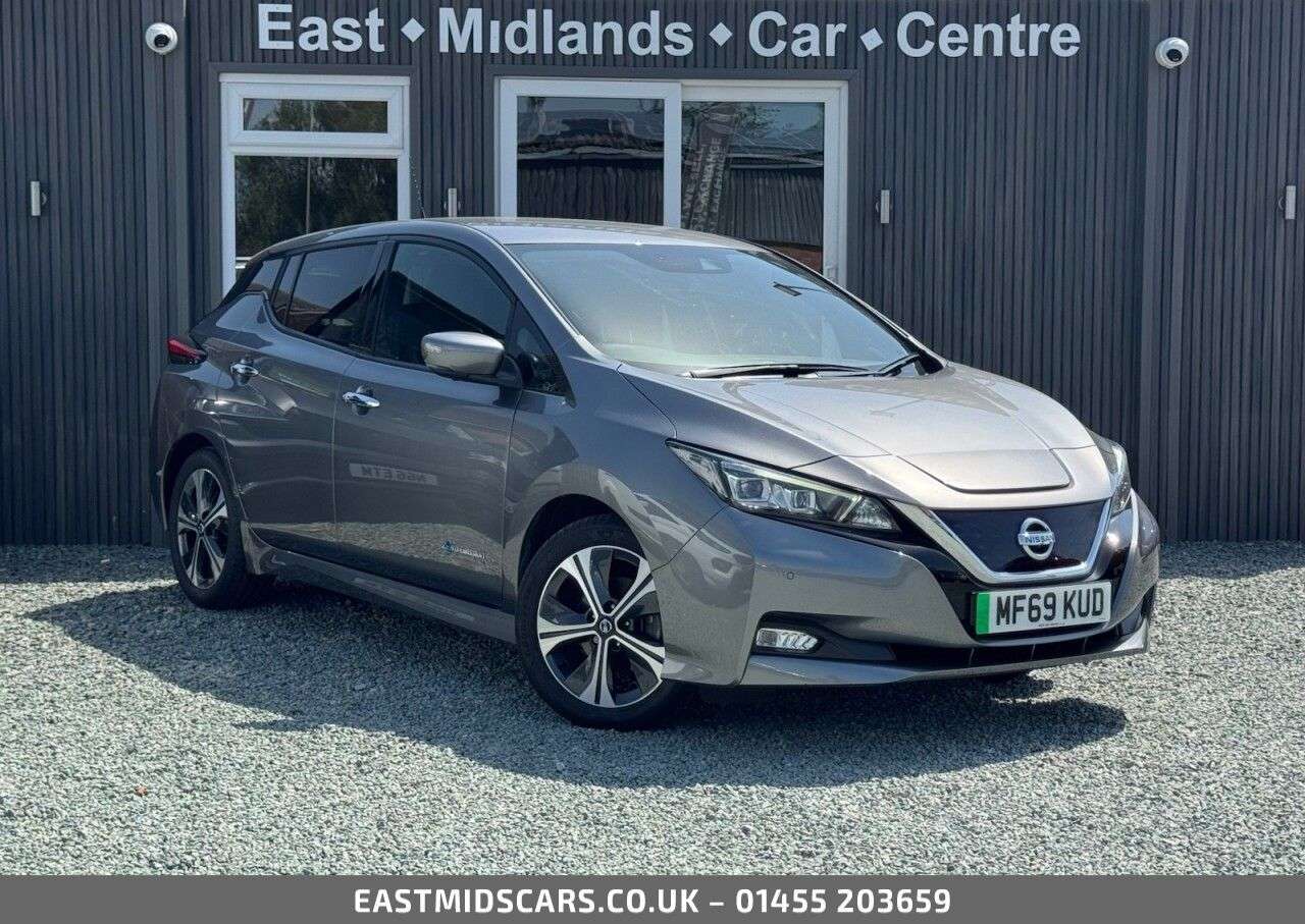 A 2019 NISSAN LEAF 40kWh Tekna Hatchback 5dr Electric Auto (150 ps) A 2019 NISSAN LEAF 40kWh Tekna Hatchback 5dr Electric Auto (150 ps)