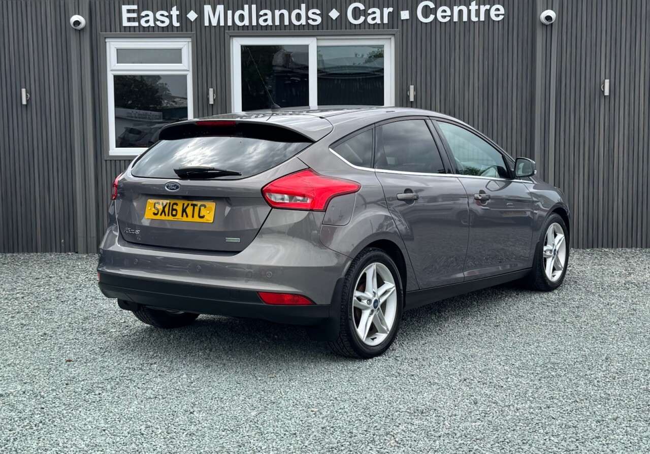 A 2016 FORD FOCUS 1.0T EcoBoost Titanium Hatchback 5dr Petrol Manual Euro 6 (s/s) (125 ps) A 2016 FORD FOCUS 1.0T EcoBoost Titanium Hatchback 5dr Petrol Manual Euro 6 (s/s) (125 ps)
