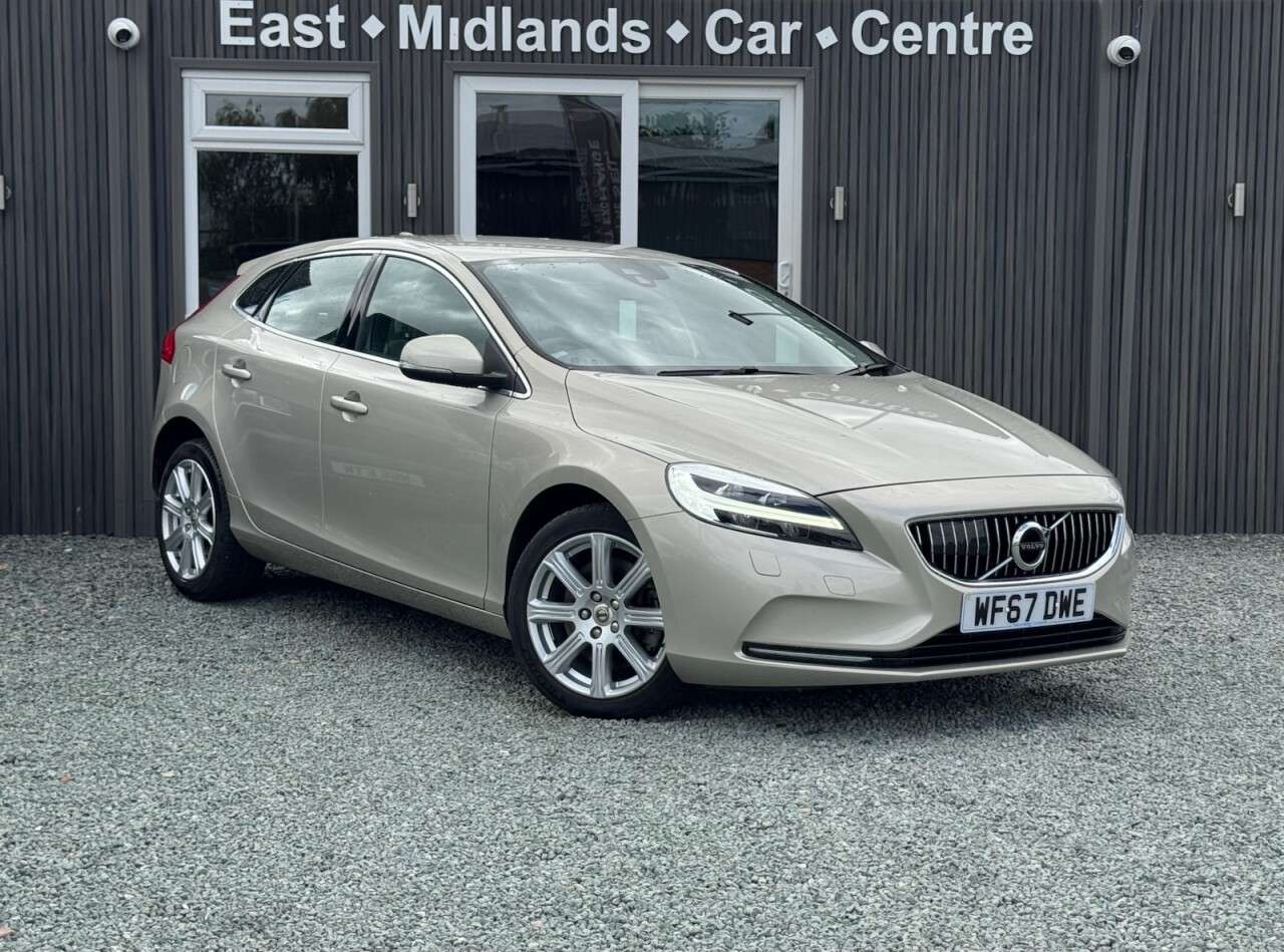 A 2017 VOLVO V40 2.0 D2 Inscription Hatchback 5dr Diesel Auto Euro 6 (s/s) (120 ps) A 2017 VOLVO V40 2.0 D2 Inscription Hatchback 5dr Diesel Auto Euro 6 (s/s) (120 ps)