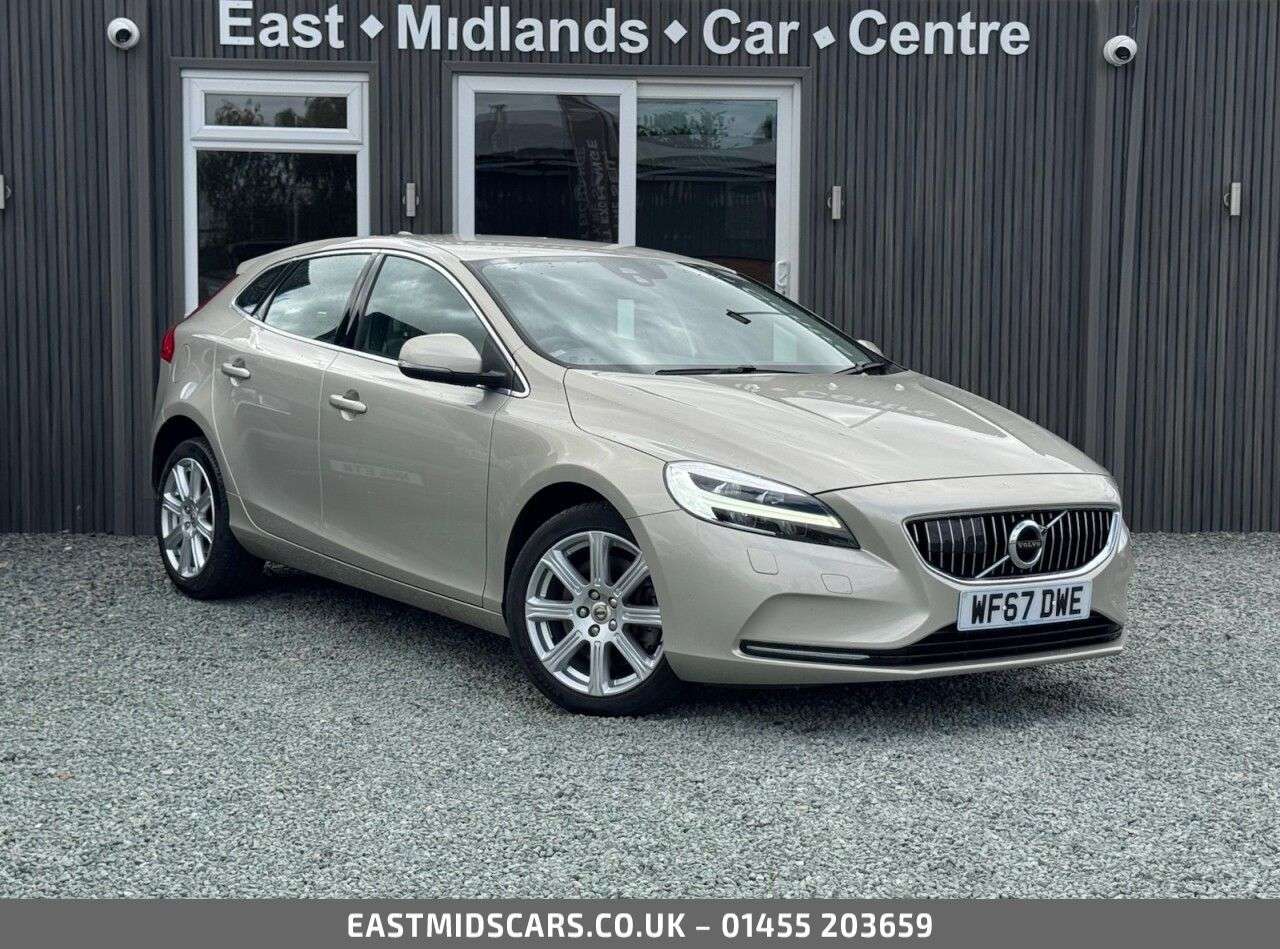 A 2017 VOLVO V40 2.0 D2 Inscription Hatchback 5dr Diesel Auto Euro 6 (s/s) (120 ps) A 2017 VOLVO V40 2.0 D2 Inscription Hatchback 5dr Diesel Auto Euro 6 (s/s) (120 ps)